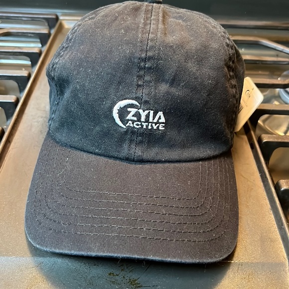 ZYIA Accessories - New Zyia Active hat